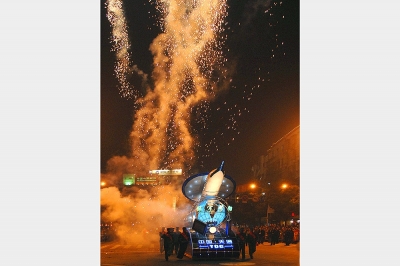 2008年，“正点游戏号”荣获海宁市大型元宵灯会一等奖